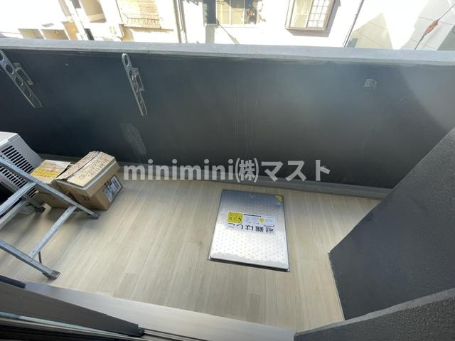セレニテ谷町六丁目アリエのバルコニー