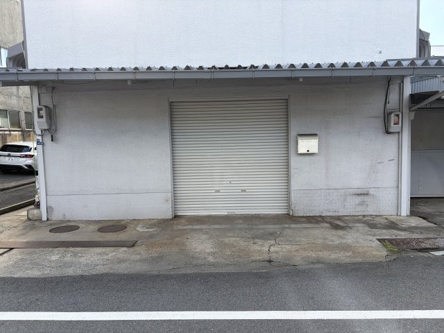 桑才新町倉庫の駐車場