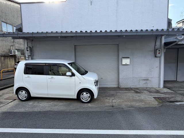桑才新町倉庫の駐車場