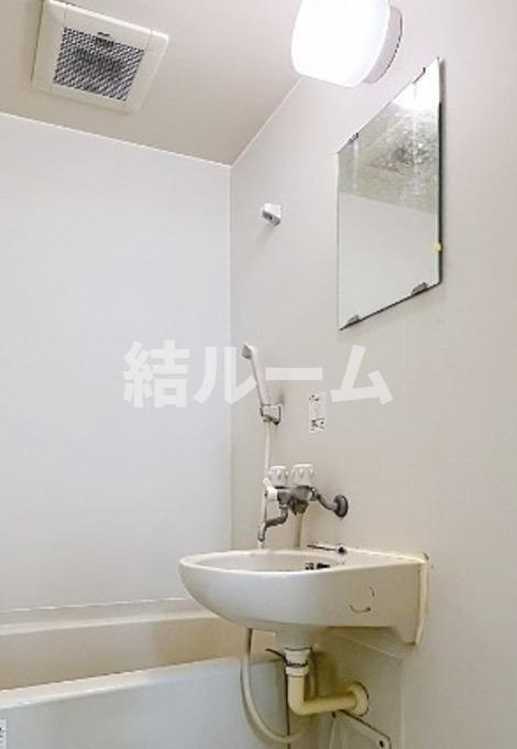 練馬区貫井４丁目のアパートの洗面所