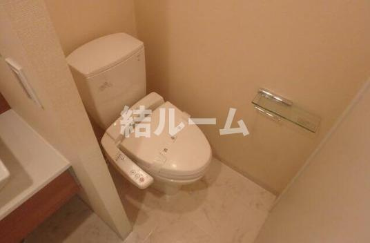 板橋区東新町１丁目の賃貸マンションのトイレ