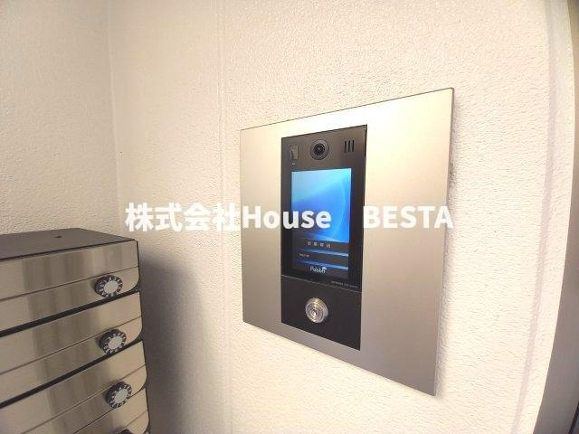 アレーズ新神戸のエントランス