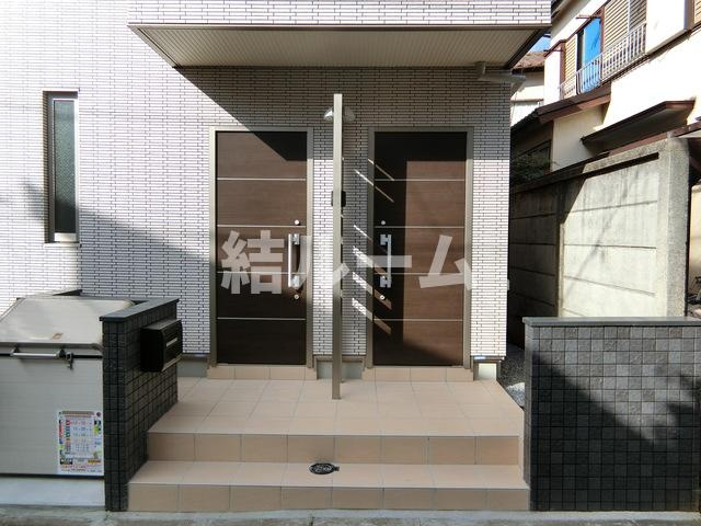 練馬区富士見台２丁目のアパートのエントランス