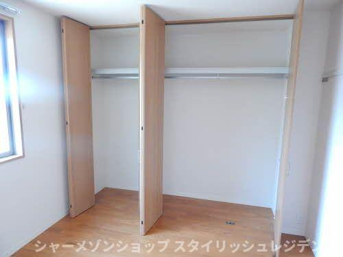 シャーメゾン西泉　Ｂ棟の収納