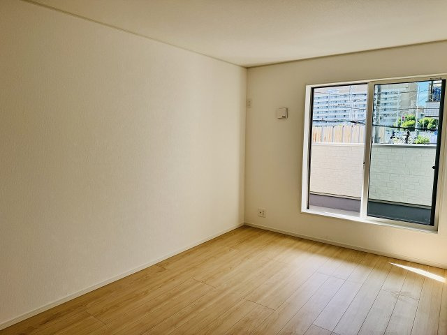 八王子市　中野上町　新築一戸建て　３６期の寝室|～2階8.0帖の主寝室　ベッドなど大型家具のレイアウトも楽しめる広さです～