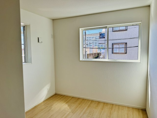 八王子市　中野上町　新築一戸建て　３６期の子供部屋|～2階5.2帖の洋室　2面採光で明るく風通しの良いお部屋です～