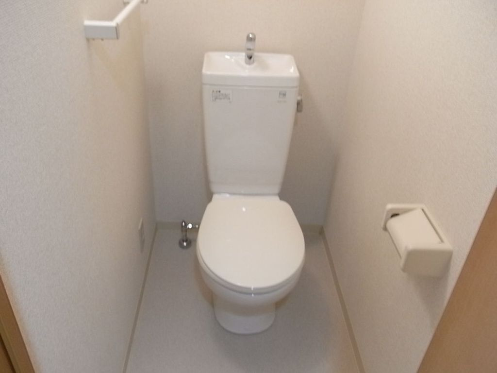 スカイコート高田馬場第６のトイレ|
※写真は建物の標準的な設備になります。
現況と異なる場合、現況を優先いたします。