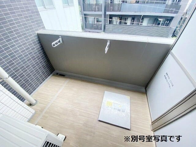 プレサンスジェネ浅草EASTのバルコニー