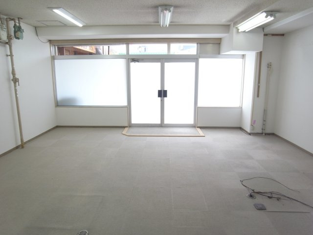 大阪市東淀川区豊新２丁目の店舗事務所