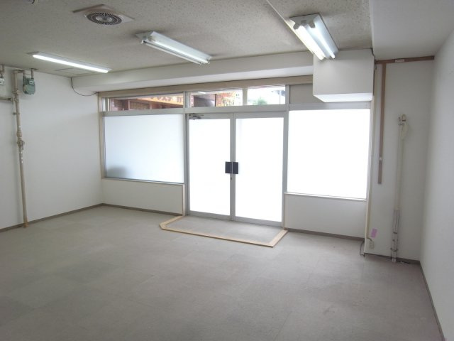 大阪市東淀川区豊新２丁目の店舗事務所