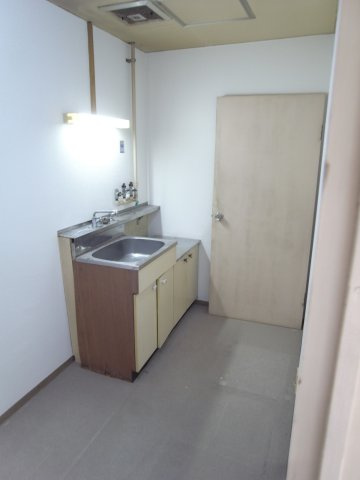 大阪市東淀川区豊新２丁目の店舗事務所