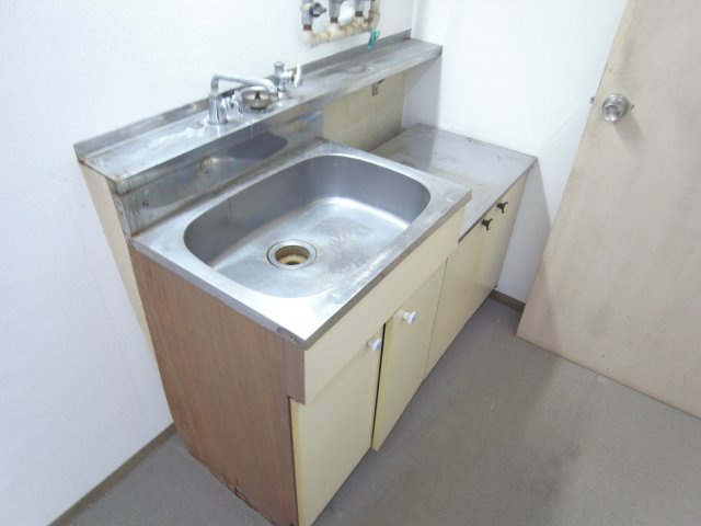 大阪市東淀川区豊新２丁目の店舗事務所