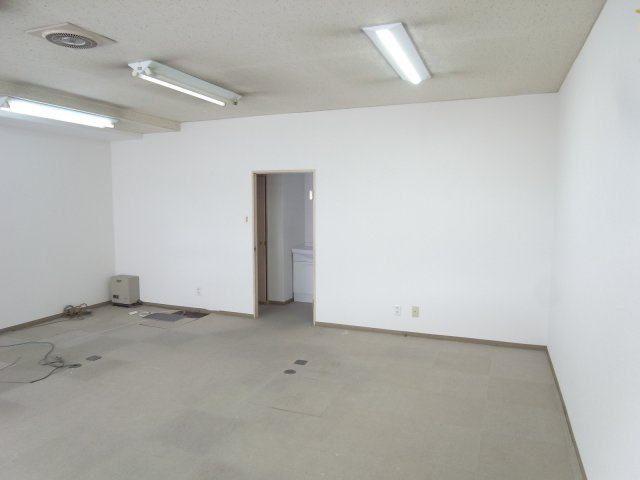 大阪市東淀川区豊新２丁目の店舗事務所