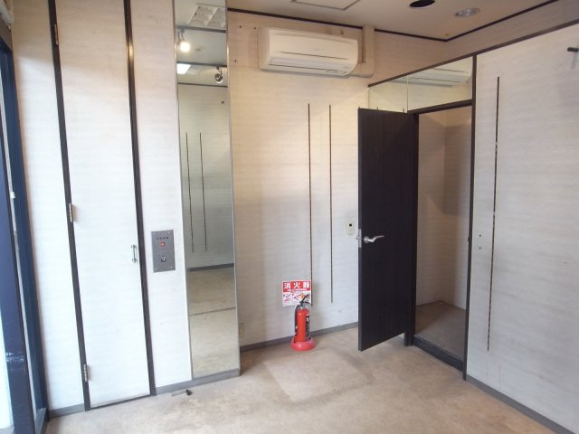 尼崎市潮江１丁目の店舗一部