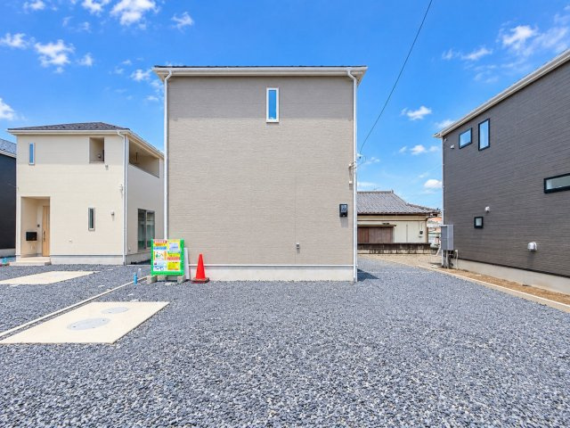 ひたちなか市平磯町　第2　新築戸建て　3号棟の駐車場|カースペース並列2台可能！