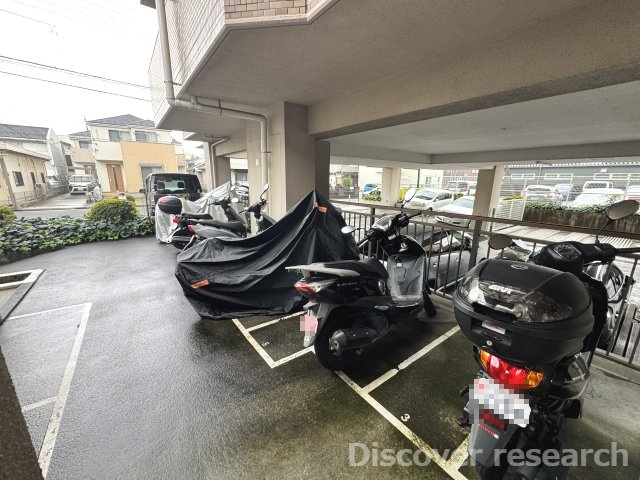ダイアパレス相模原中央の駐車場|バイク置場