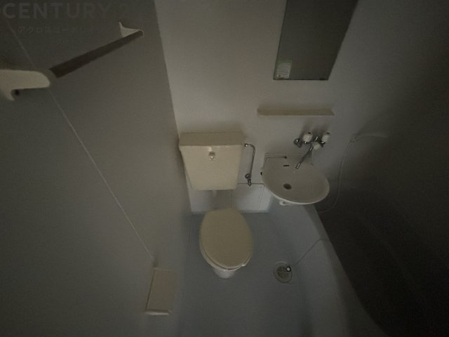 浴室内にトイレがあります♪