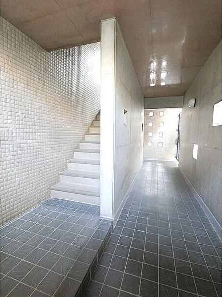 精養堂アパートメンツのエントランス|ゆとりのあるエントランスです