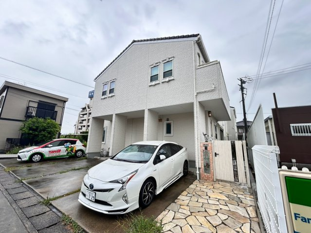 Ｈｏｕｓｅｎ４８の駐車場