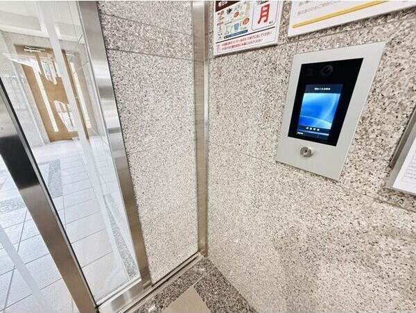 コンフォ清水のエントランス