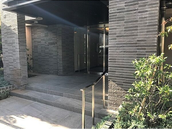 ザ・パークハビオ三軒茶屋テラスのエントランス|建物の内部です