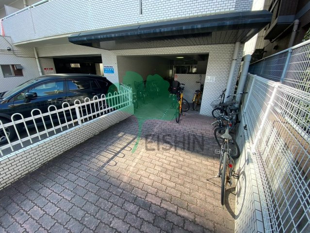 ホワイトピア博多駅南