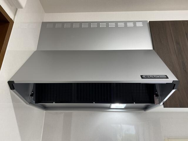 富士市中丸の中古一戸建のキッチン|新品レンジフード