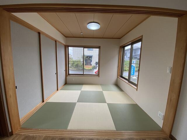 富士市中丸の中古一戸建の内装|１階和室４．５帖　リビングと続き間になっているので使用用途はたくさん！