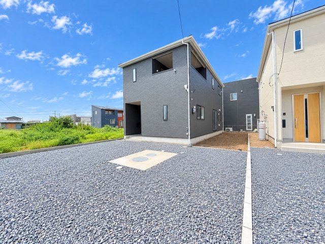 ひたちなか市平磯町　第2　新築戸建て　1号棟の駐車場|カースペース並列2台可能！
