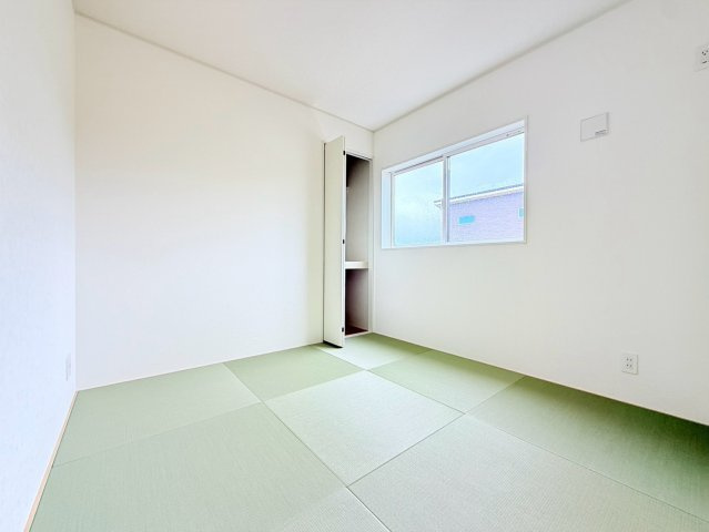 ひたちなか市平磯町　第2　新築戸建て　4号棟の和室|家具や小物を合わせやすいシンプルデザイン♪
広さや日当たりなど、写真では伝えきれない部分を現地で確認してみませんか？