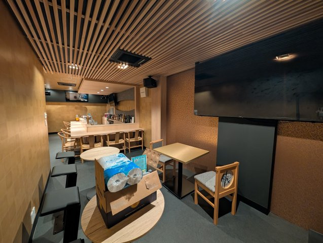 津山市小性町　3階建　店舗の内装|3階：カウンター、スピーカー、モニター等は撤去予定です。店舗として営業不可となっていますので、休憩室・倉庫として使用していただけます。