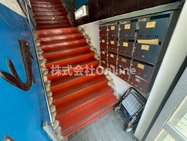 大阪市生野区新今里２丁目の賃貸マンションのロビー