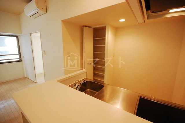 マジェスティ天満橋のキッチン|※建物内別間取参考写真