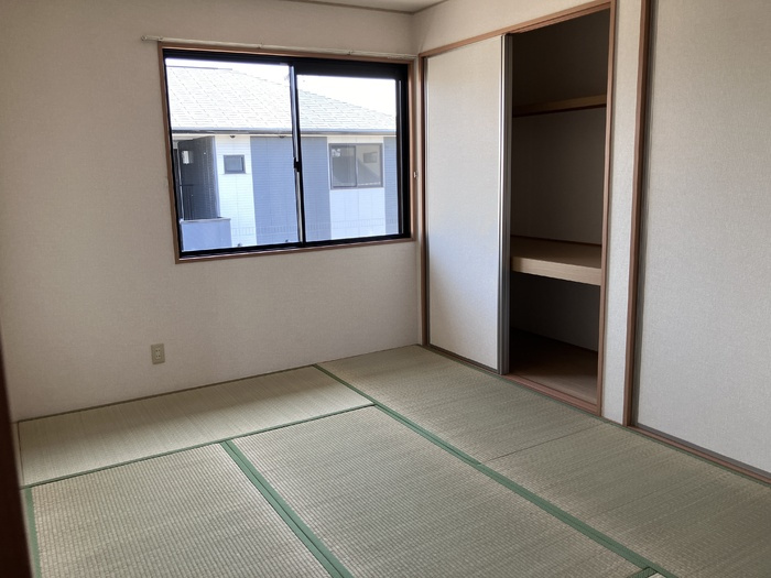 ロイヤルアネックス富の原B棟の内装