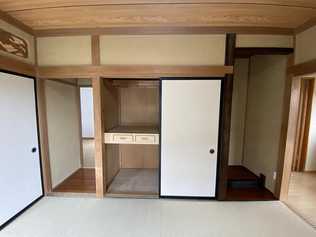 富士市今泉の中古一戸建の収納|１階和室続き間 収納