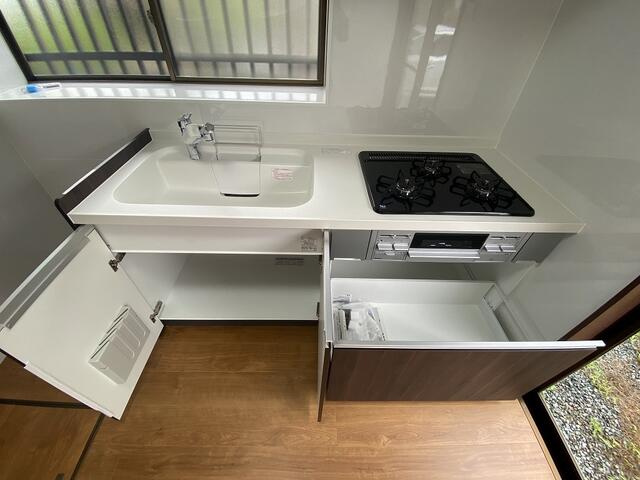 富士市今泉４丁目の中古一戸建のキッチン|キッチン棚収納も豊富です