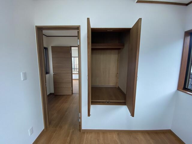 富士市今泉４丁目の中古一戸建の収納|２階４．５帖洋室 収納