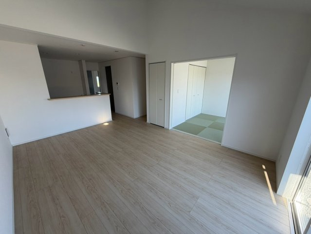 丸亀市津森町平屋戸建　ゆったり駐車場５台以上可能の居間・リビング