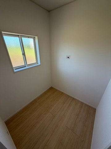 丸亀市津森町平屋戸建　ゆったり駐車場５台以上可能のランドリースペース