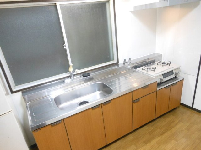 神戸市中央区中山手通２丁目の賃貸マンションのキッチン|退去予定のため、室内写真は別のお部屋です。