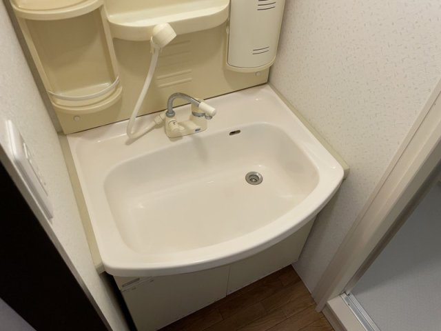 神戸市中央区中山手通２丁目の賃貸マンションの洗面所|退去予定のため、室内写真は別のお部屋です。