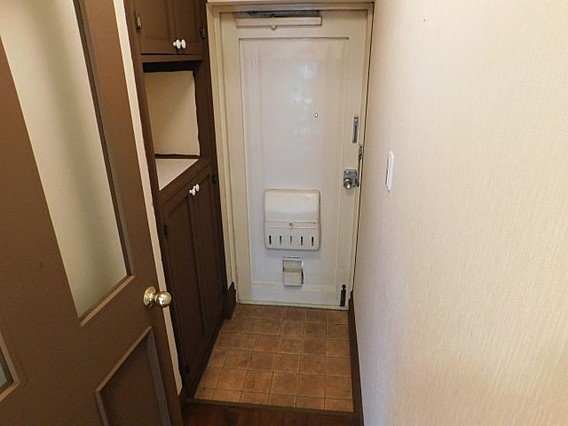 神戸市東灘区魚崎北町４丁目の賃貸マンションの玄関