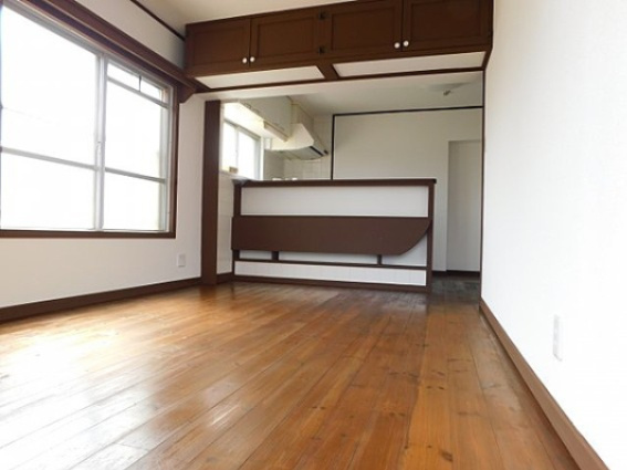 神戸市東灘区魚崎北町４丁目の賃貸マンションの居間・リビング