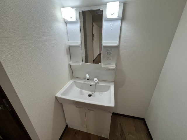 神戸市東灘区岡本２丁目の賃貸マンションの洗面所