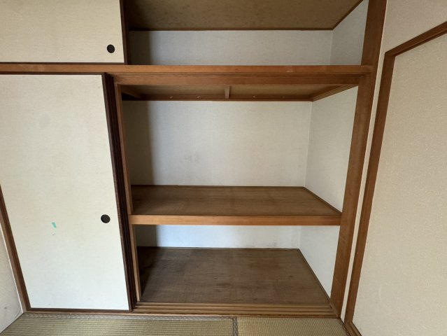 神戸市灘区楠丘町６丁目の賃貸マンションの収納