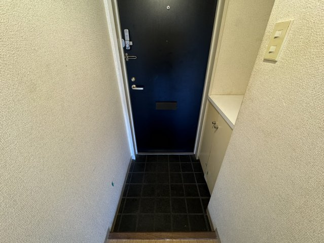 神戸市灘区楠丘町６丁目の賃貸マンションの玄関