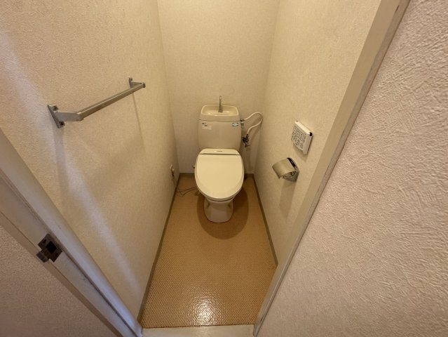 神戸市灘区楠丘町６丁目の賃貸マンションのトイレ