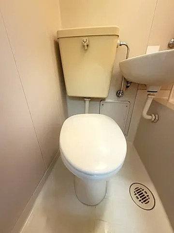 神戸市中央区大日通４丁目の賃貸マンションのトイレ