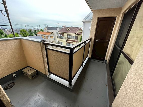 神戸市灘区国玉通２丁目の賃貸マンションのバルコニー
