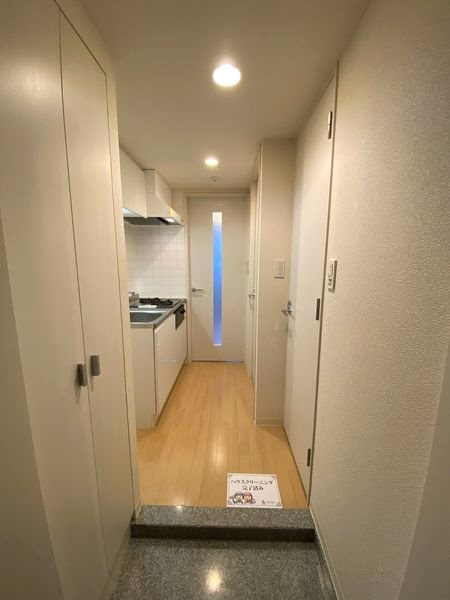 中野区本町３丁目の賃貸マンションの玄関
